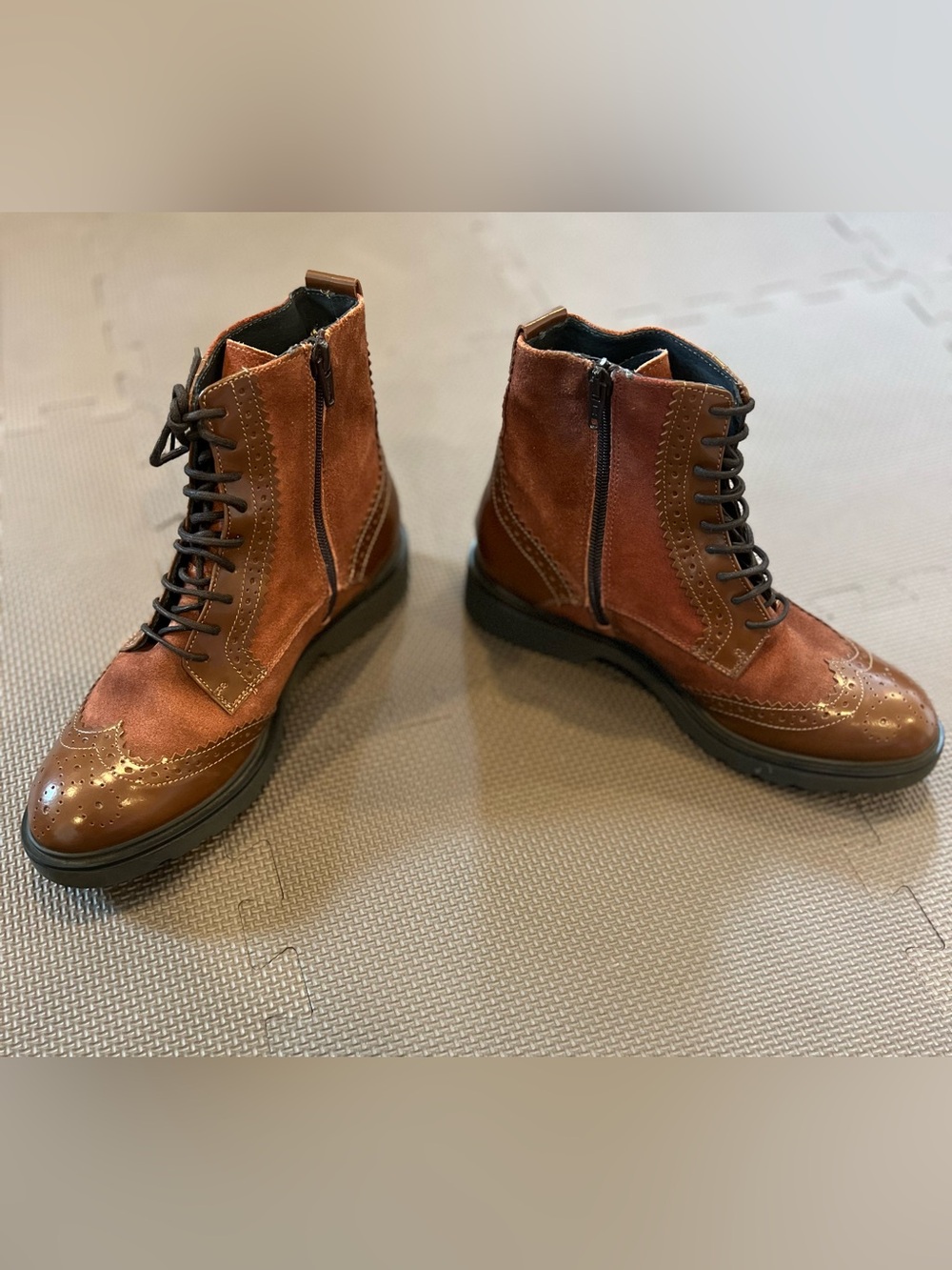 Women’s Vintage Barneys New York Brown Suede Lace-Up Ankle Boots with zip